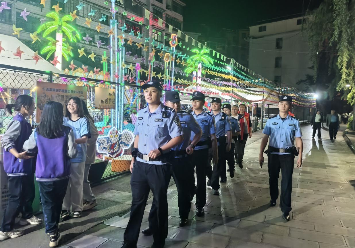 六盤水六枝公安持續(xù)加強高考后社會治安秩序維護工作