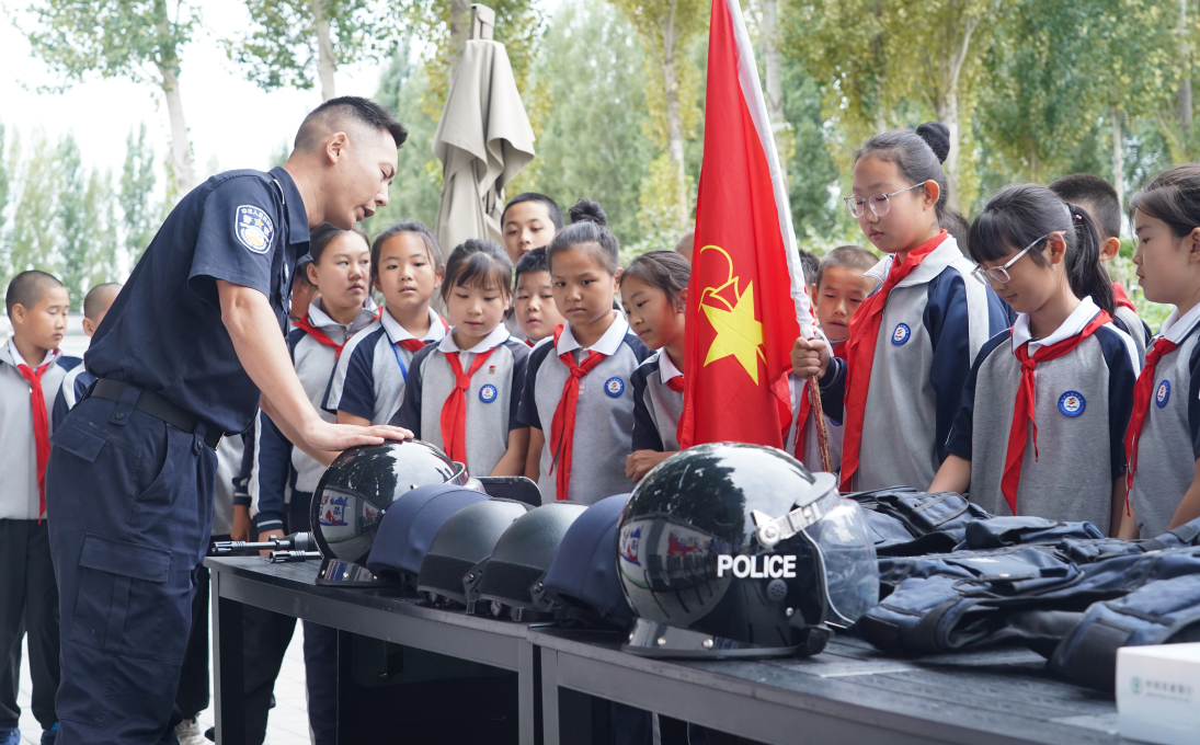警營(yíng)開(kāi)放日 零距離體驗(yàn)“硬核”守護(hù)