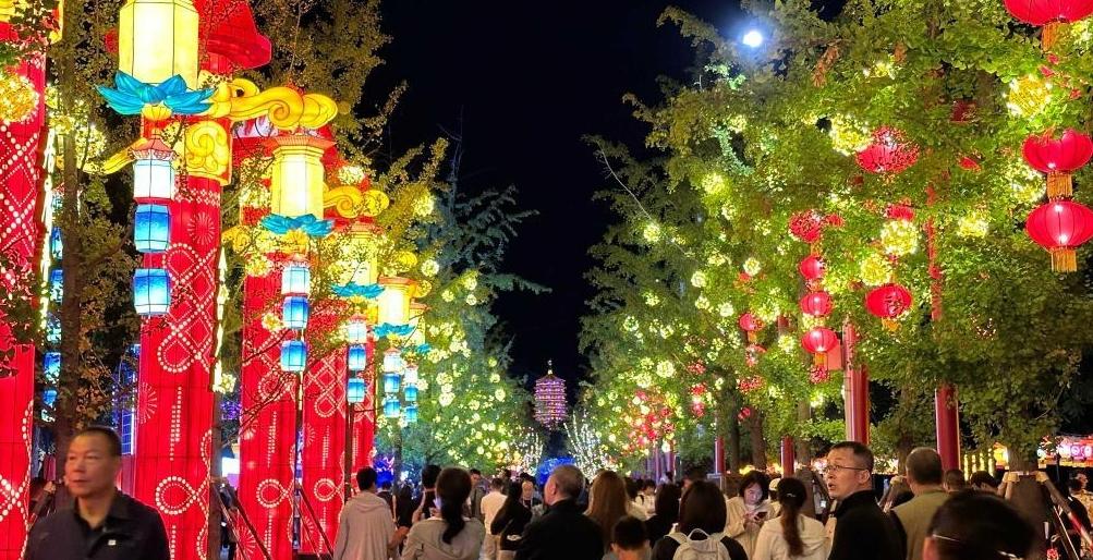 潮體驗(yàn)、微度假、熱IP——中秋節(jié)假期各地消費(fèi)市場掃描